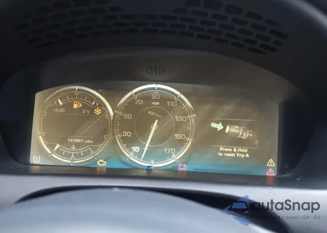 2012 Jaguar Xj Xjl Portfolio z USA, uszkodzony, nr VIN SAJWA2GB8CLV27248